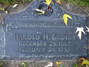 Headstone of Harold Harry Broida in Temple Sinai Memorial Park, Allegheny County, Pennsylvania. Used with permission of photographer on Find A Grave.