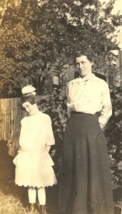 Possibly Roberta Beerbower with her mother Josephine Reiffel Beerbower? October 1910
