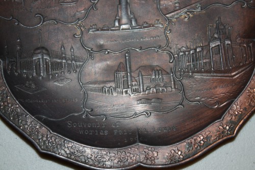 1904 St. Louis World's Fair-Round Metal Tray Souvenir-7 Fair Buildings.