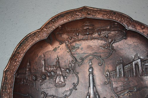 1904 St. Louis World's Fair-Round Metal Tray Souvenir-7 Fair Buildings.