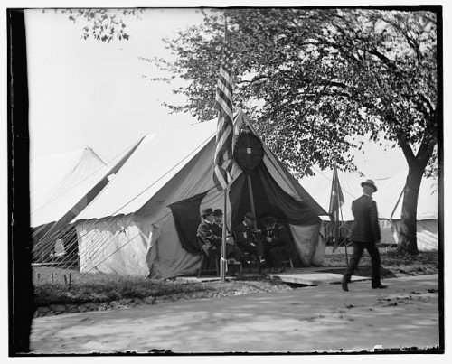 "Swopping Yarns." October, 1902 GAR Encampment, Washington, D.C. Glass negative, via Library of Congress, no restrictions.