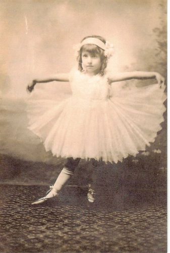 Gertrude Belle Broida (later Cooper), about age 3, circa 1914.