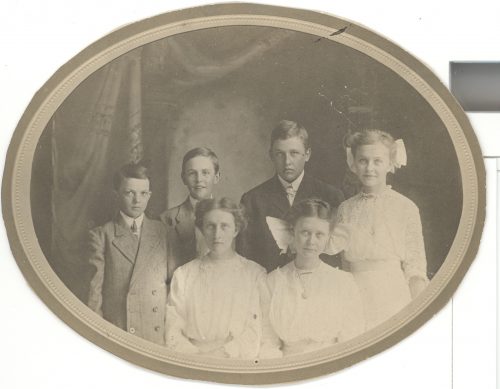 Probably the children of Mary Jane Roberts and Samuel Blount. Boys, from left: Harold M., Samuel Harvey, and Harry R. Blount (assumed from DOB and family picture) Girls: Bernice M. is youngest, so possibly standing?, Florence M., and Helen Irene is oldest. Photo was in with Roberts family pictures. 